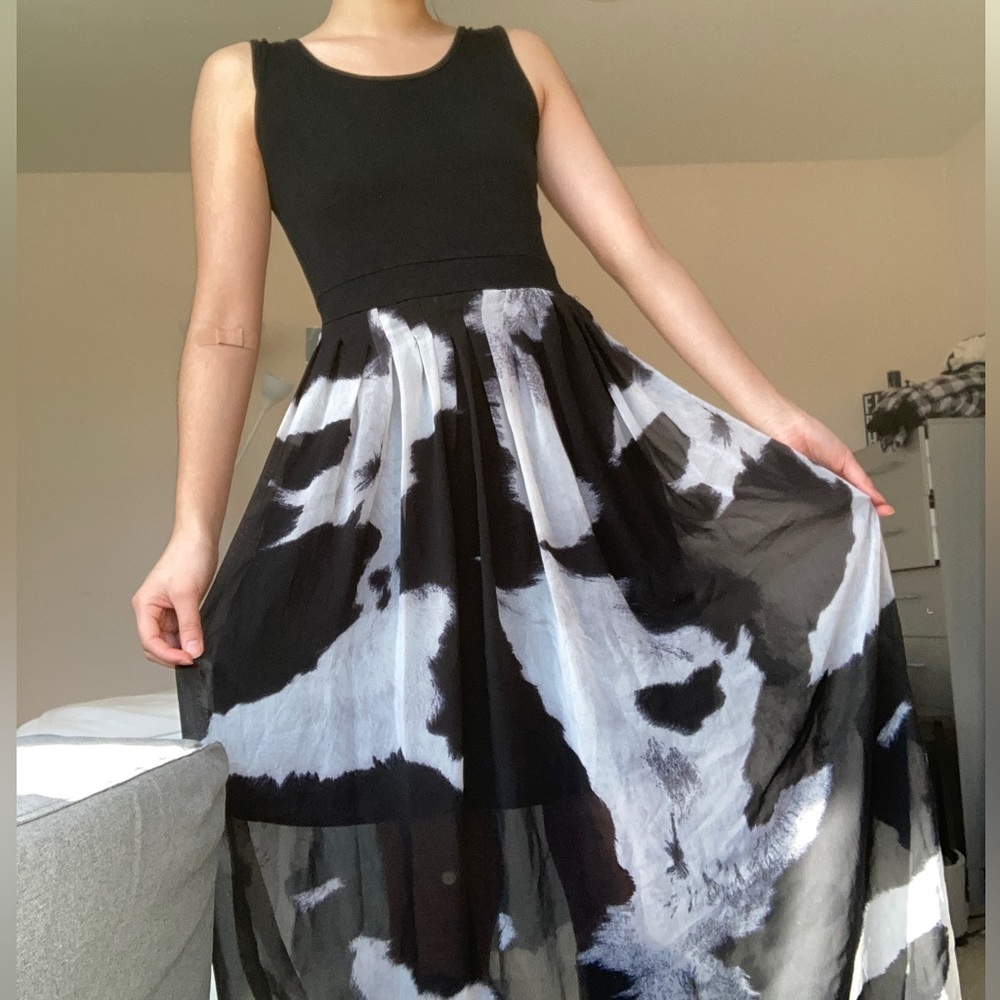 Black and White Midi Dress!